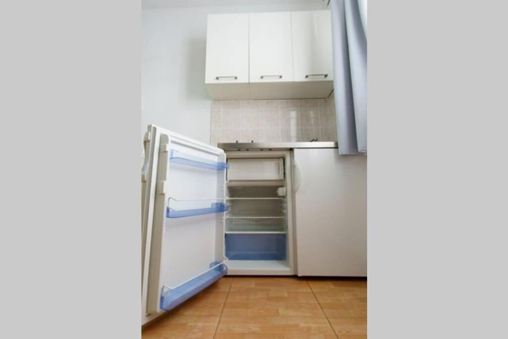 מאקרסקה Lovely Studio Apartment For 2 Free Private Parking מראה חיצוני תמונה